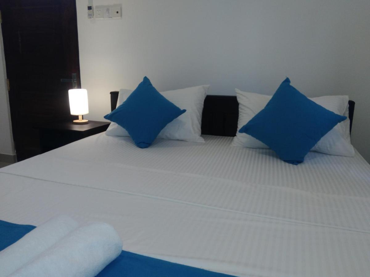 Queens Airport Residence Νεγκόμπο Εξωτερικό φωτογραφία